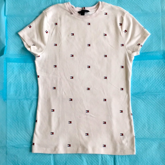 NWOT: Tommy Hilfiger T-Shirt - New with No Tags! - Picture 3 of 8